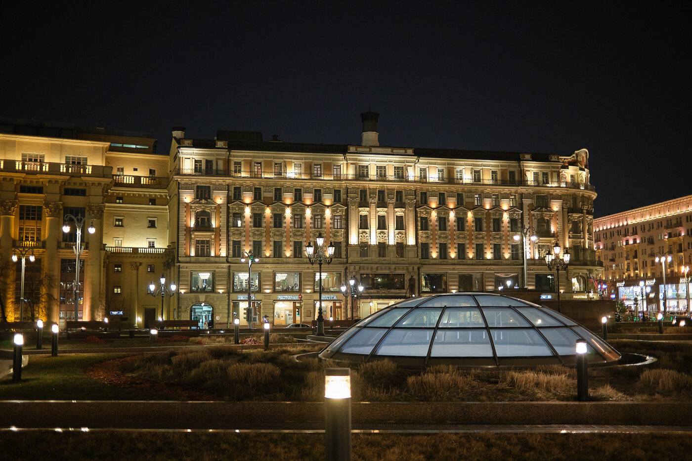 Alexander Gardens at Night