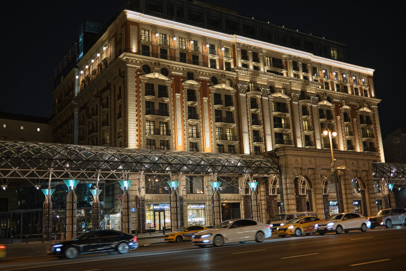 The Ritz Carlton is always a welcome sight for the weary and hungry