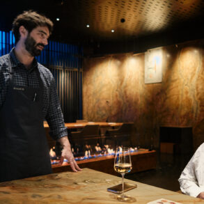 Master chef Nikanor Veira describing the set menu